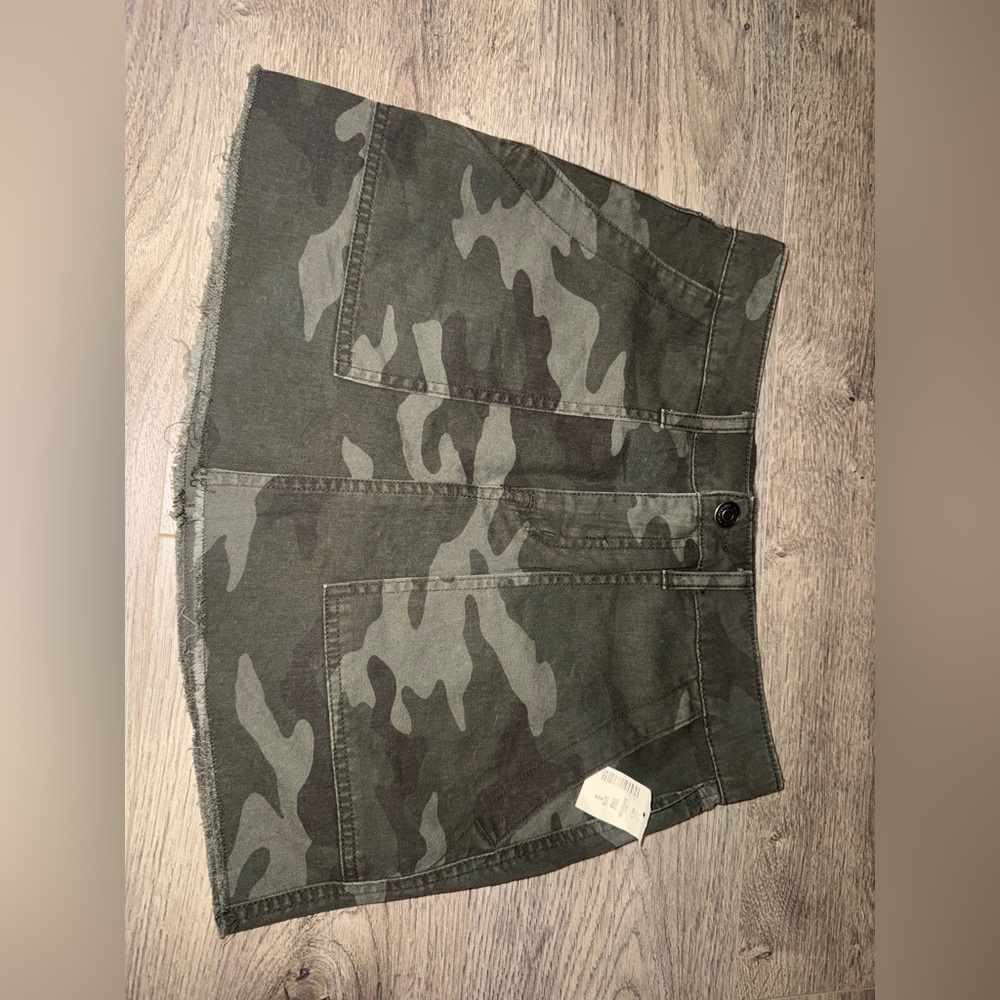 Aeropostale AERO High Rise camo skirt NWT 2